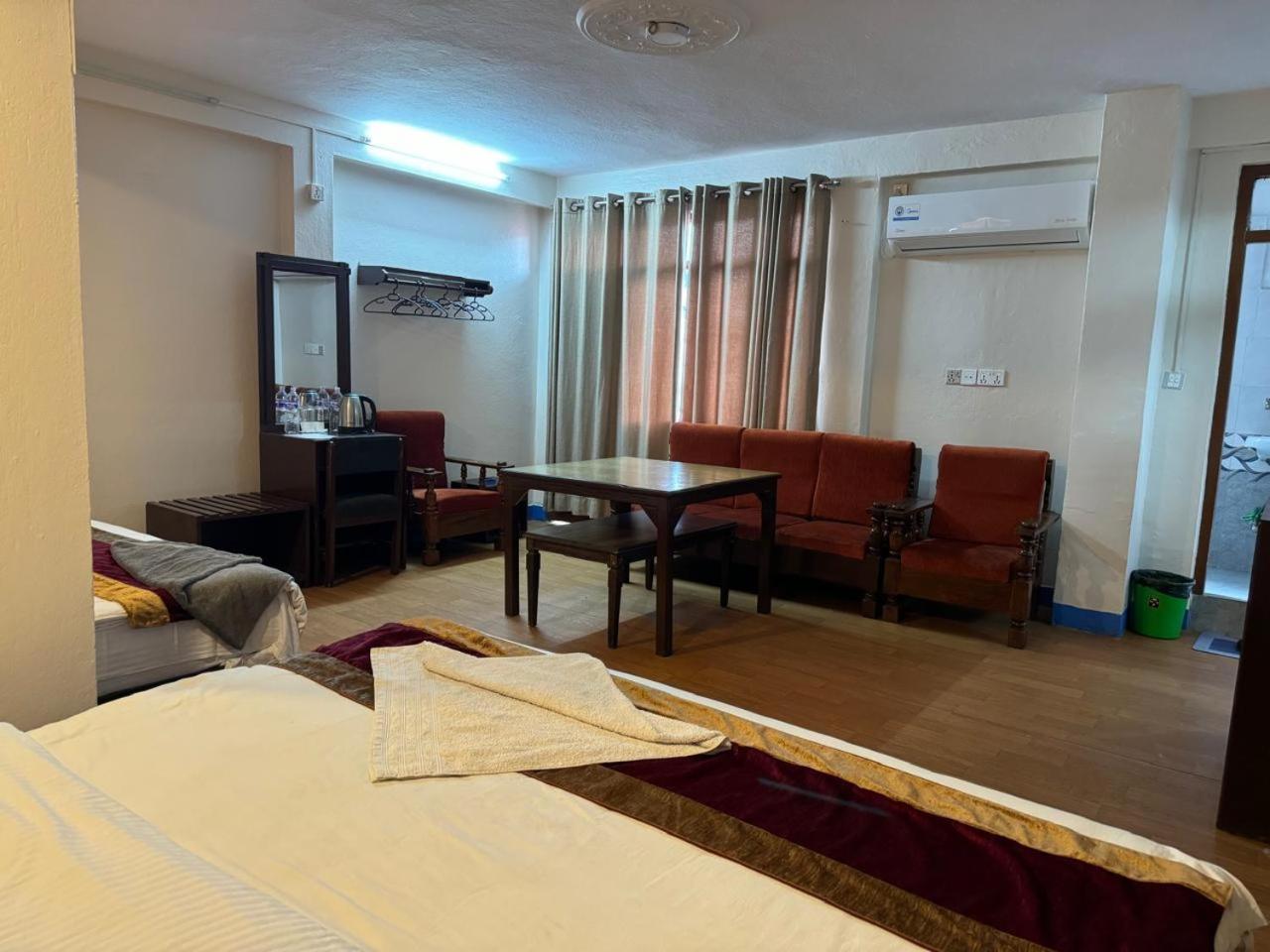 Hotel Silver Jubilee Katmandu Zewnętrze zdjęcie